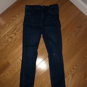 ABERCROMBIE HIGH-WAISTED BLUE SKINNY JEANS